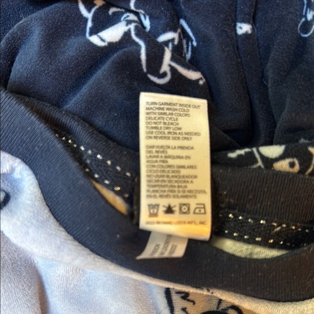 Disney Stitch two piece fleece pajama set, Medium - Picture 6 of 6